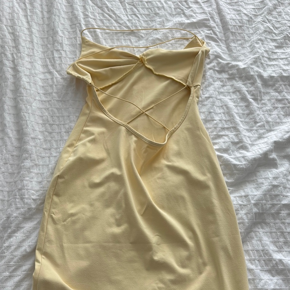 Elegant Cream Backless Dress - Picture 9 of 9